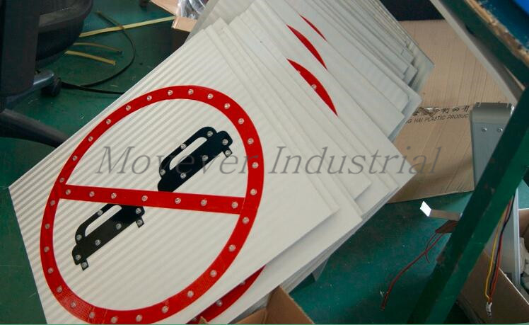 Prohibition go through / STOP solar LED sign LED work lights(图3)