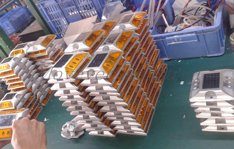 Double Side Road Marker / Road Safety / Solar Products(图2)